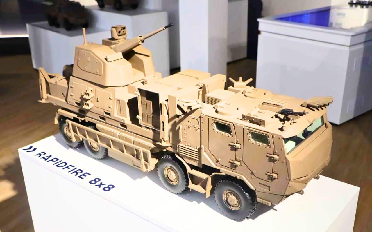 Ce canon automatique français abat des drones en rafale : c'est la nouvelle arme mobile qui protège les bases militaires