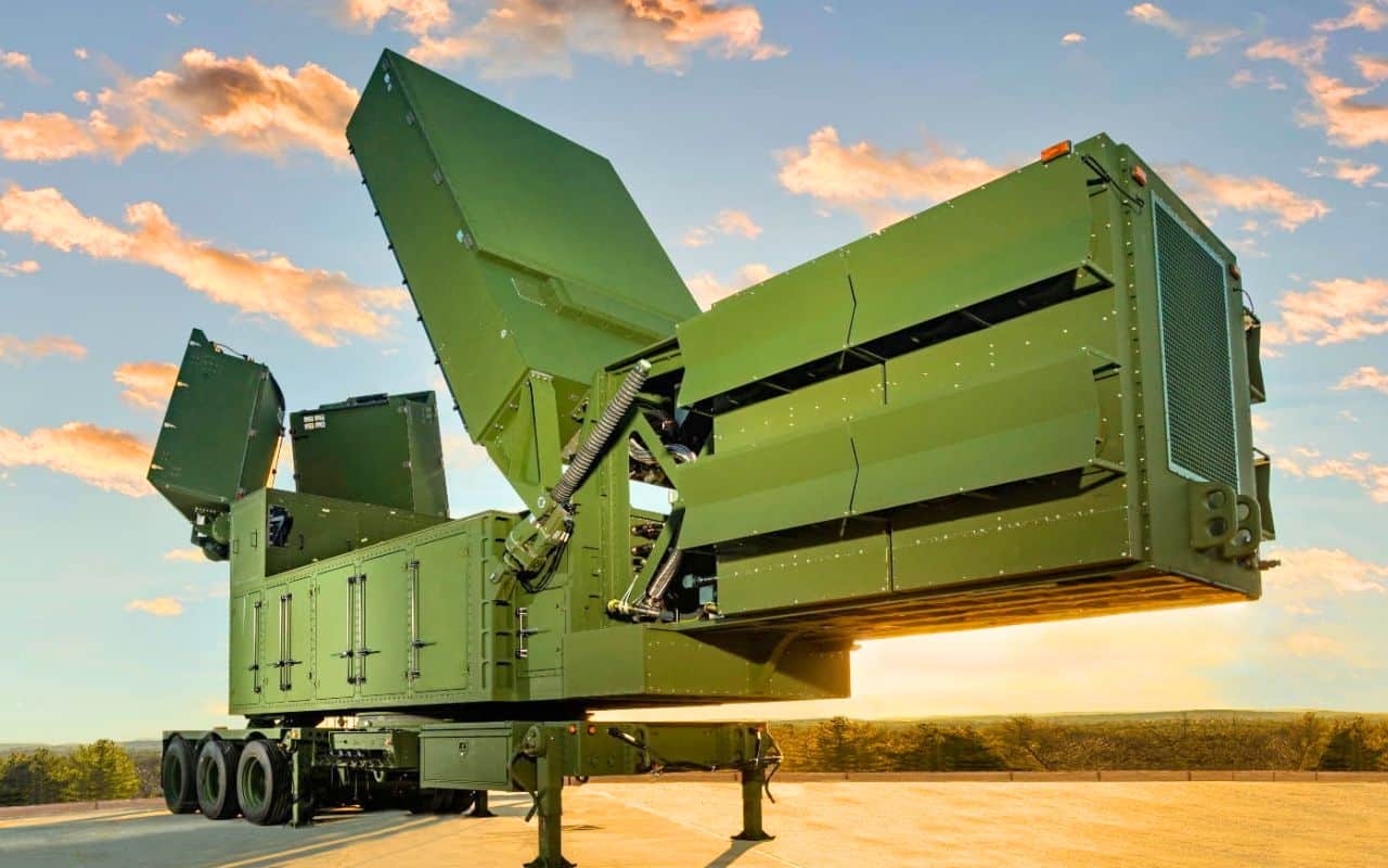 Ce nouveau radar des Etats-Unis vient de franchir un cap historique : il peut détecter et intercepter des menaces aériennes sur 360° avec une précision redoutable