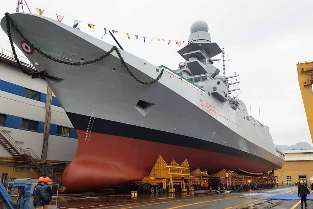 La flotte de ce pays fait mieux que rivaliser avec la marine française en Méditerranée grâce à ses 10 frégates high-tech pour lesquelles il aura fallu attendre 20 ans