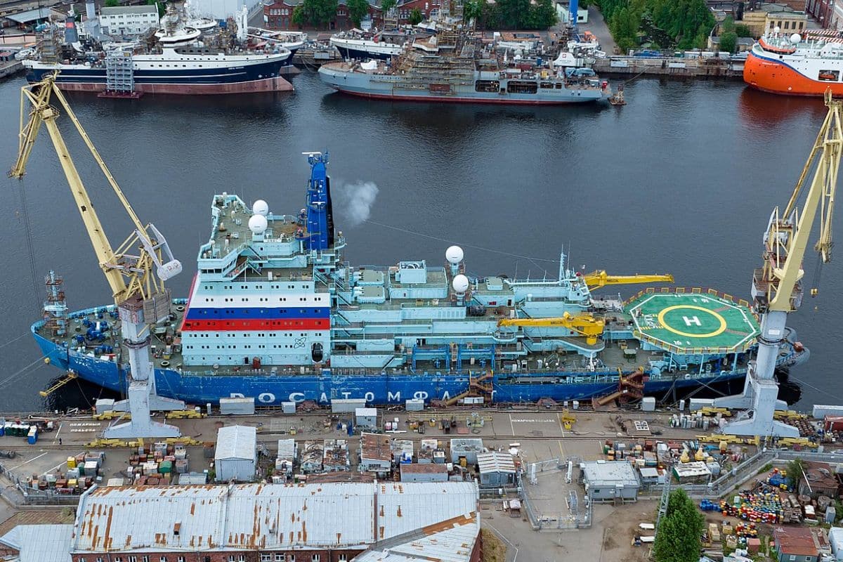 La Russie possède 54% de la flotte mondiale de ce type de navires qui vont bientôt devenir une arme géopolitique cruciale pour accéder à l’Arctique : les brise-glaces