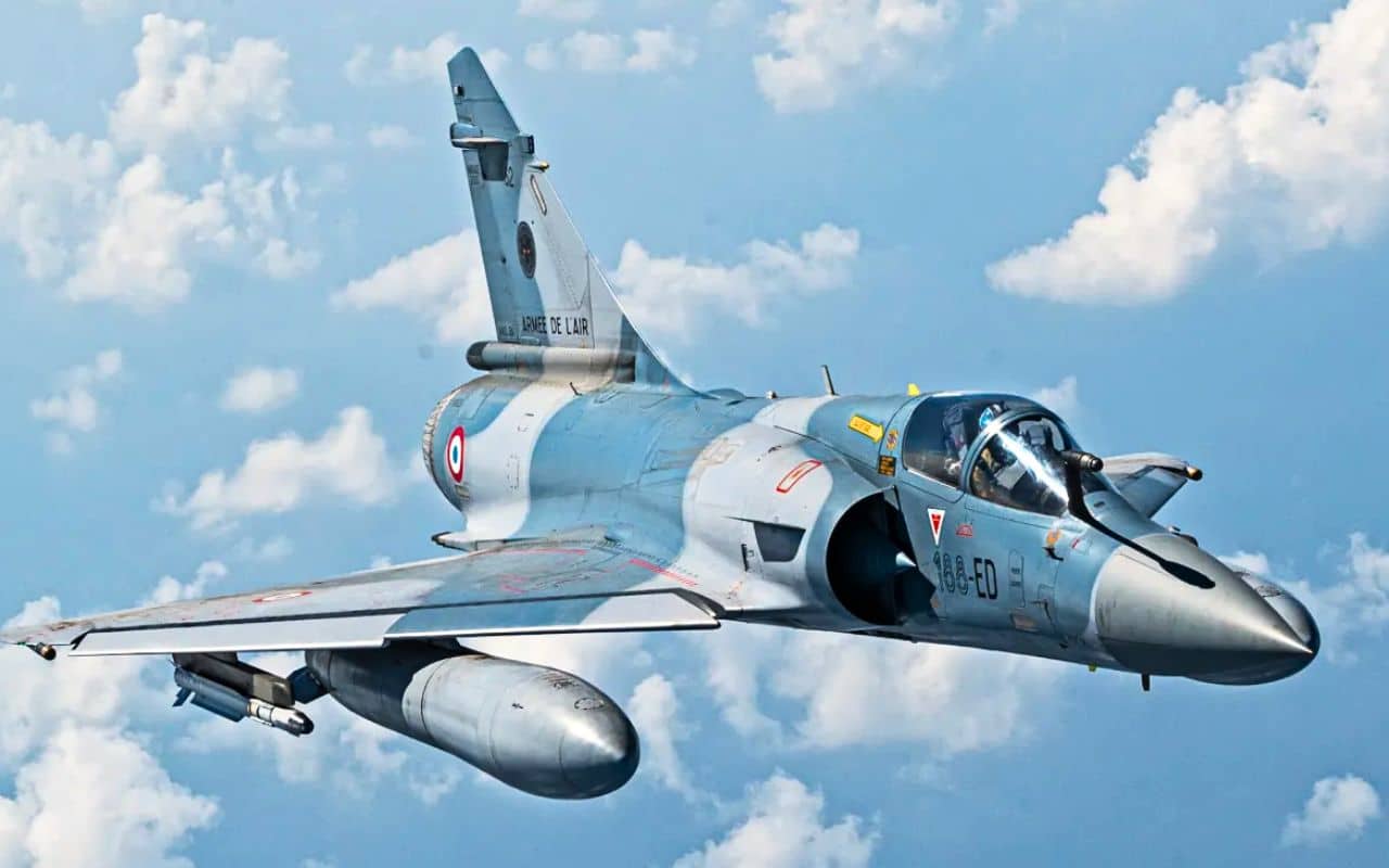 La France refuse de s'en séparer ce chasseur a marqué l'histoire de l'aviation mondiale et il continue d’humilier des avions bien plus modernes 40 ans après sa création