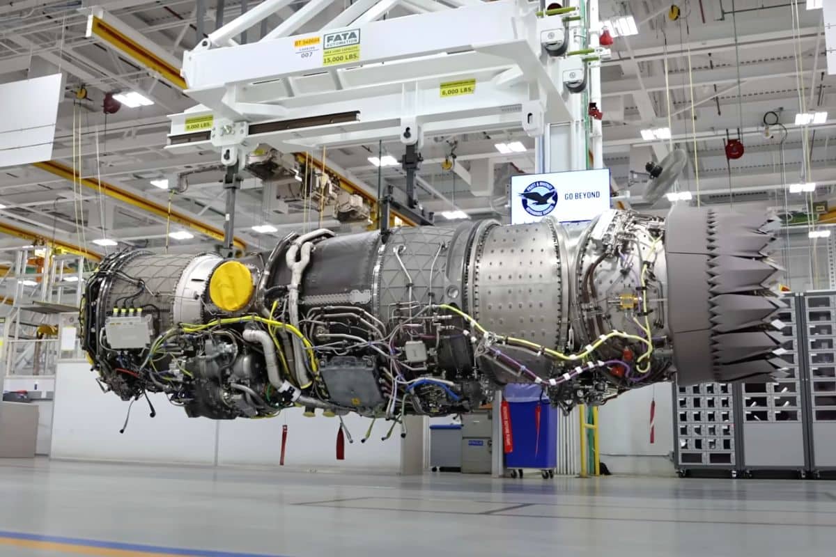 Ce "monstre" de 1 700 kg impressionne toujours la Russie et la Chine incapable d’approcher les performances du plus puissant moteur du monde