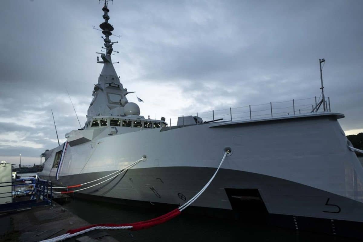 La première FDI de la Marine nationale quitte le port de Lorient après 8 ans de développement
