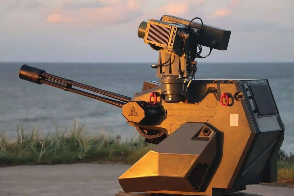 Ce pays qui fait face à la Russie n'a pas DU TOUT apprécié cette incursion dans son espace aérien et il sort l'artillerie lourde à 3 600 coups/minute