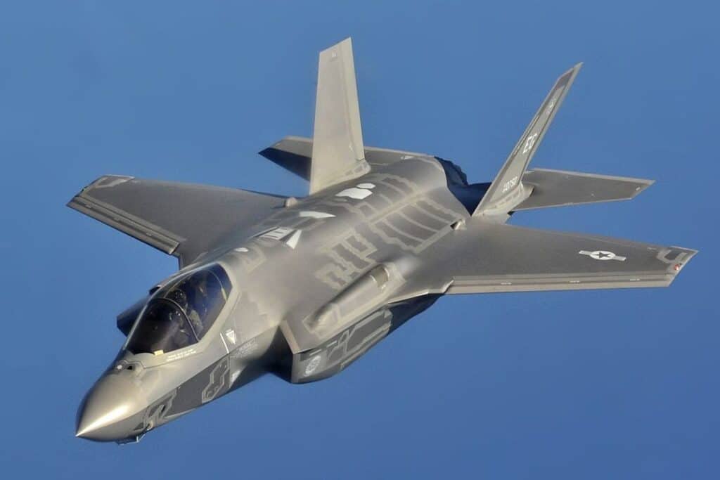 Un F-35A de l'USAF en vol, le 14 mai 2013.