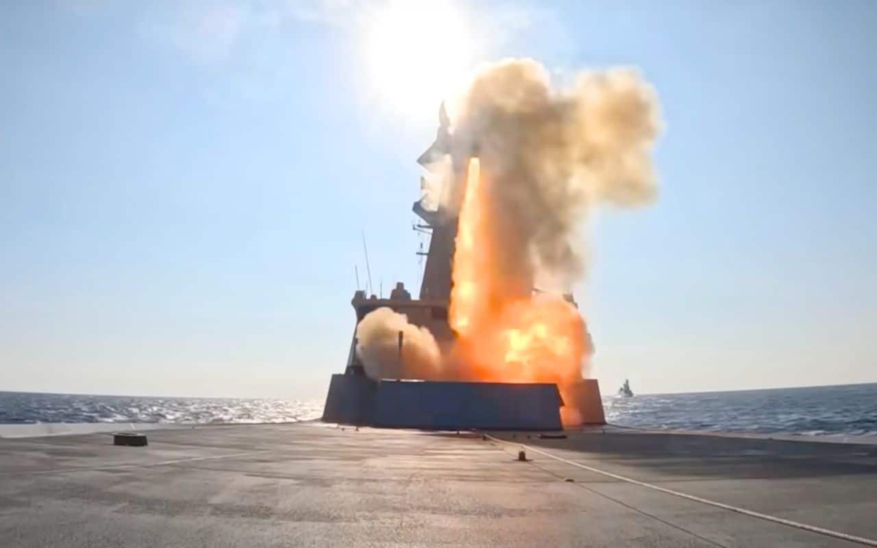La marine française pulvérise une bombe en plein vol : la frégate Forbin signe un exploit militaire inédit