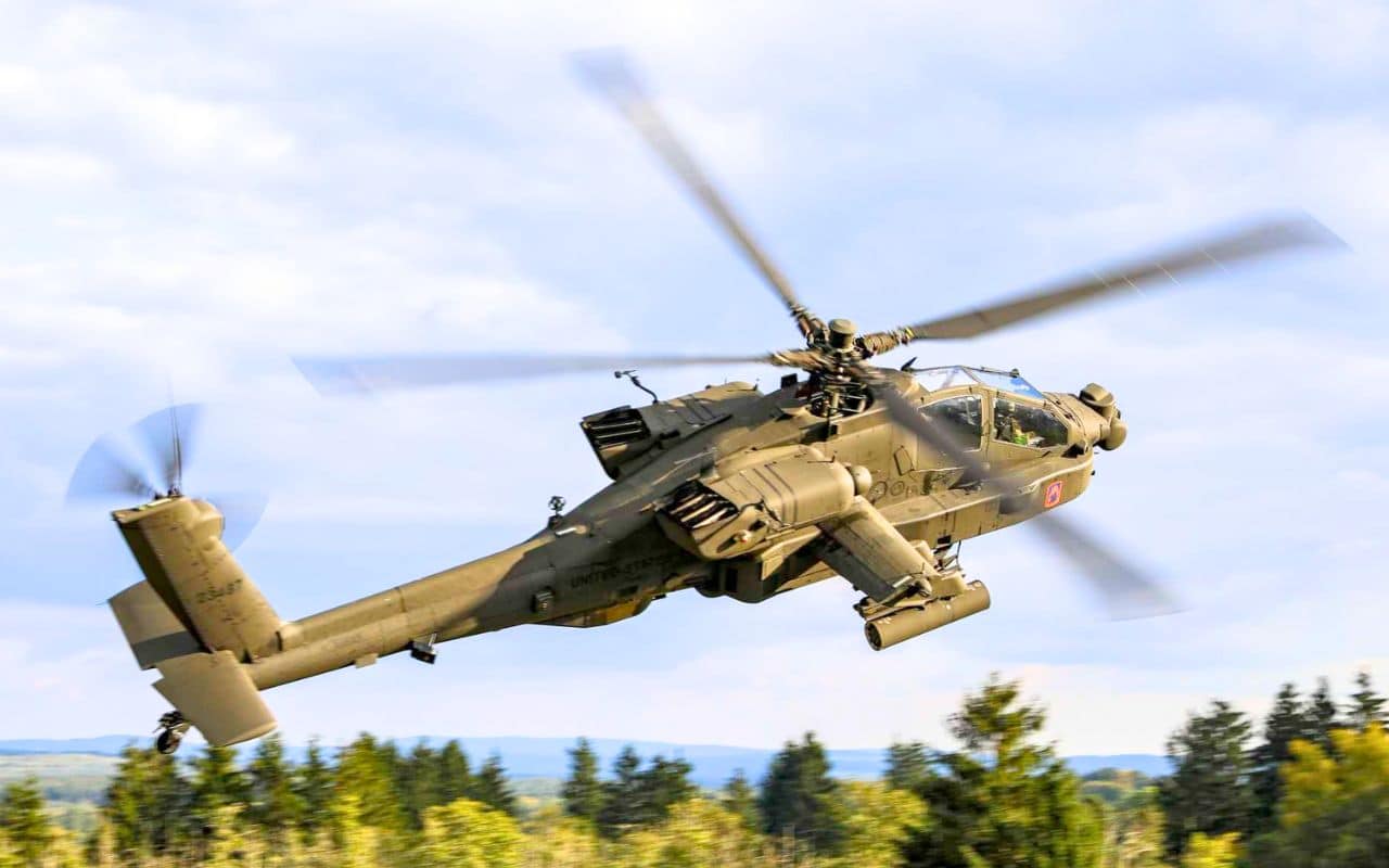 Ce pays d'europe de l'est pose 4,7 milliards d'euros sur la table et entre dans l'histoire en s'offrant le plus grand contrat d'hélicoptère Apache jamais signé