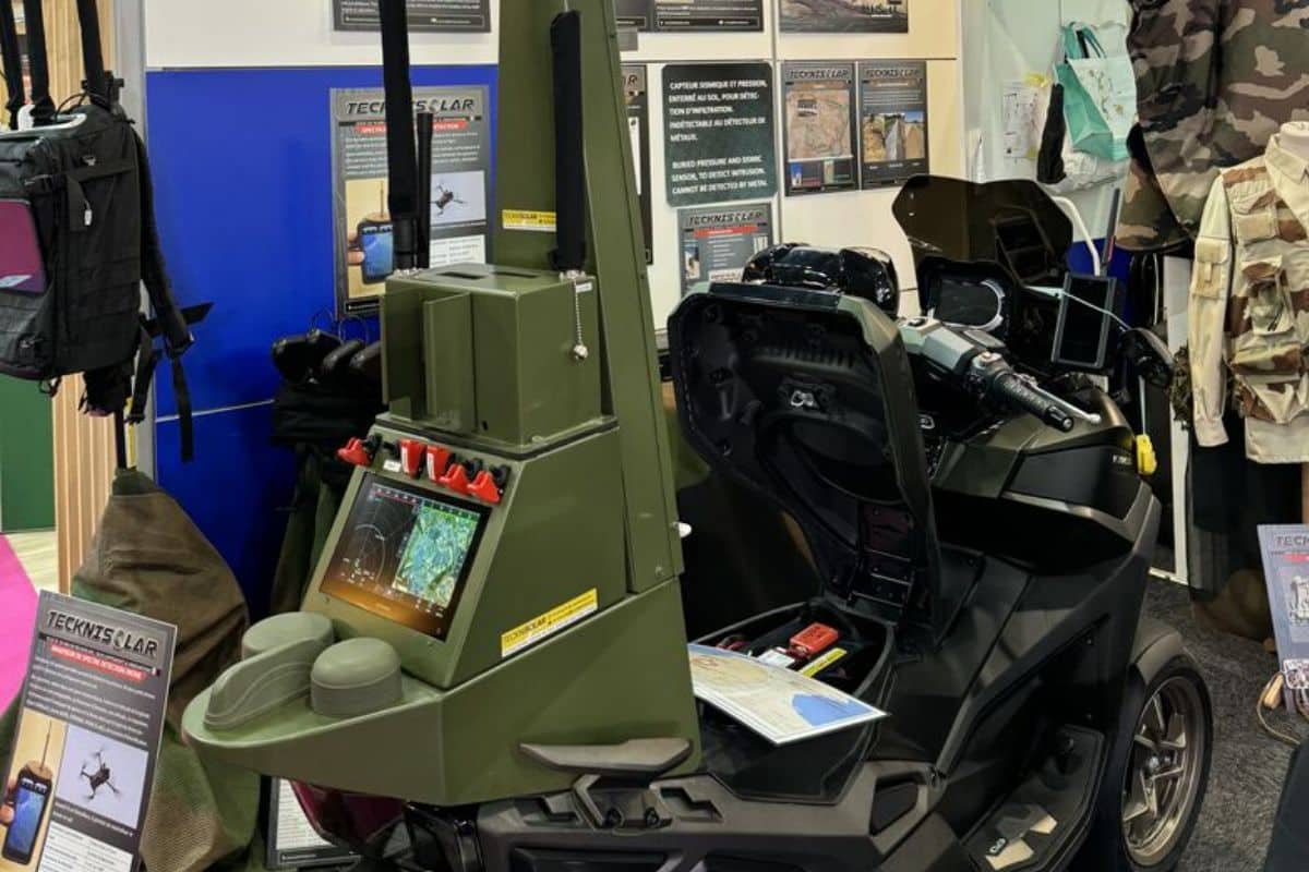 Encore un coup de génie français avec ce scooter « pas tout à fait » comme les autres et destiné à la lutte anti-drones