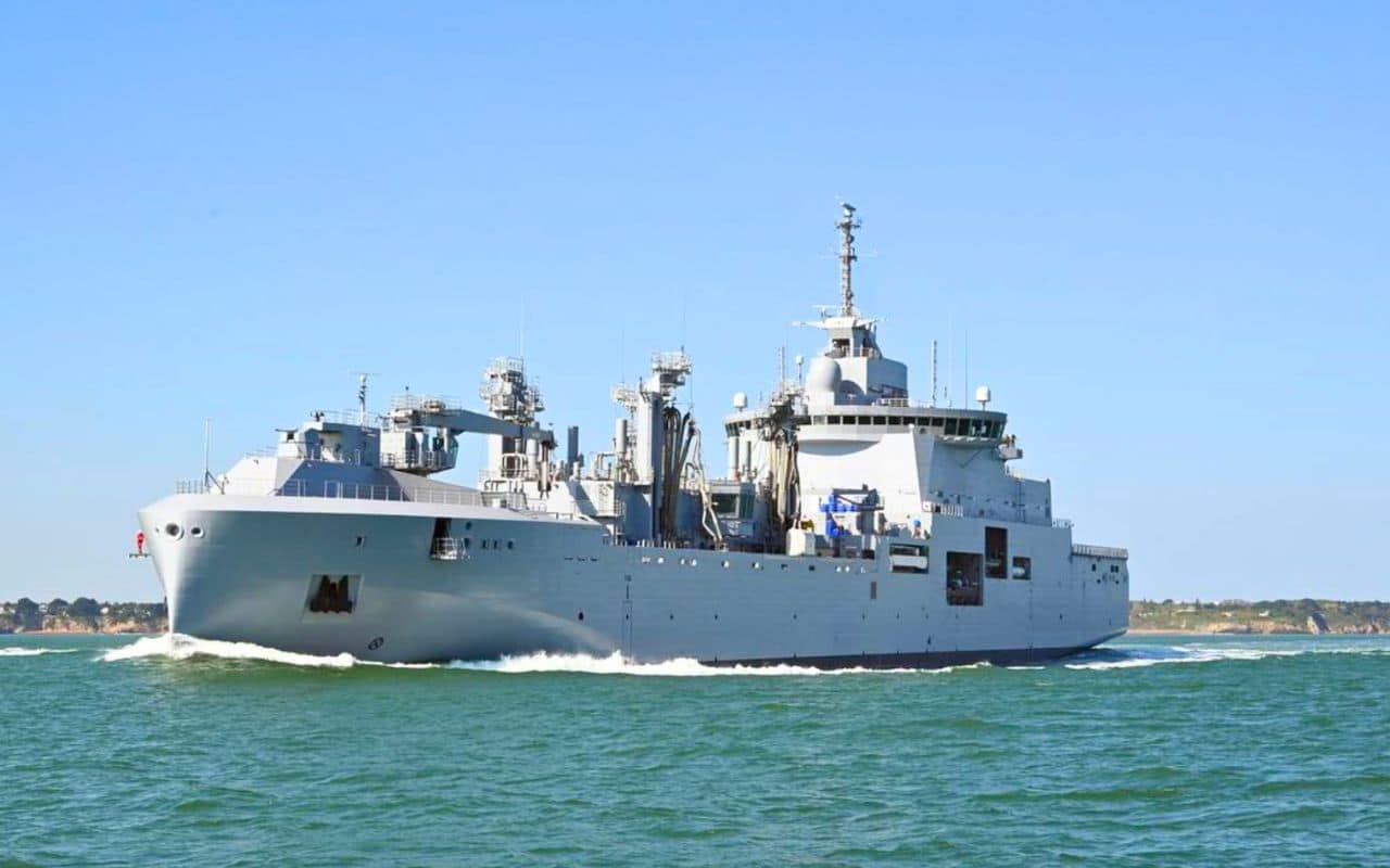 La France engage un vaisseau colossal de 31 000 tonnes capable d'alimenter une armada entière pendant des semaines