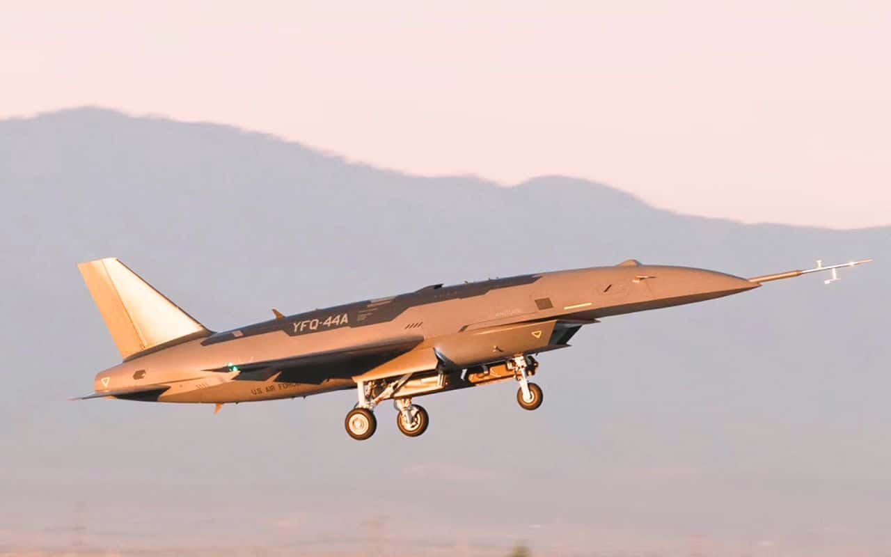 Les États-Unis franchissent un point de non-retour : ce chasseur sans pilote dopé à l’IA prend ses décisions tout seul en plein combat