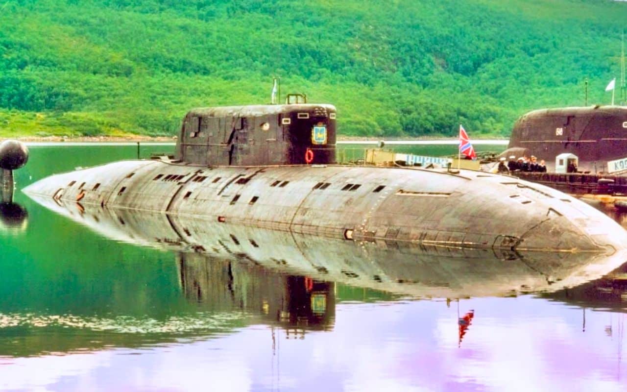 Ce bijou technologique russe pouvait plonger plus profond que tous les autres mais devient le plus gros raté naval depuis la guerre froide