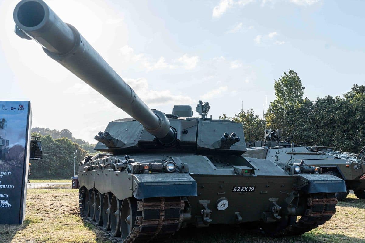 Le Royaume-Uni va-t-il créer « le dernier des mammouths » ? Son nouveau char lourd high-tech n'est même pas encore sorti des usines qu'il est déjà jugé obsolète