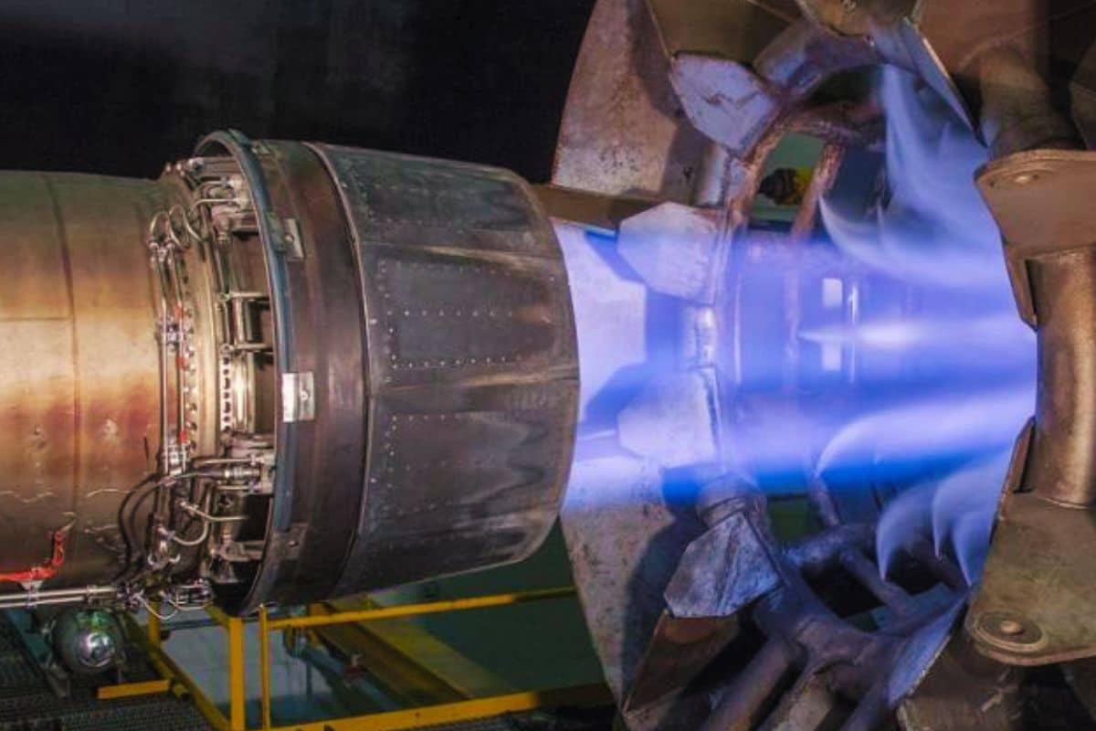 Peu de gens le savent mais la France est la seule en Europe à pouvoir créer les moteurs d'avion de chasse avec autant de précision grâce à la DGA