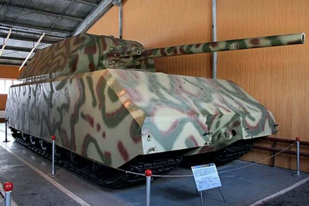 Le Panzer VIII du Musée des blindés de Koubinka