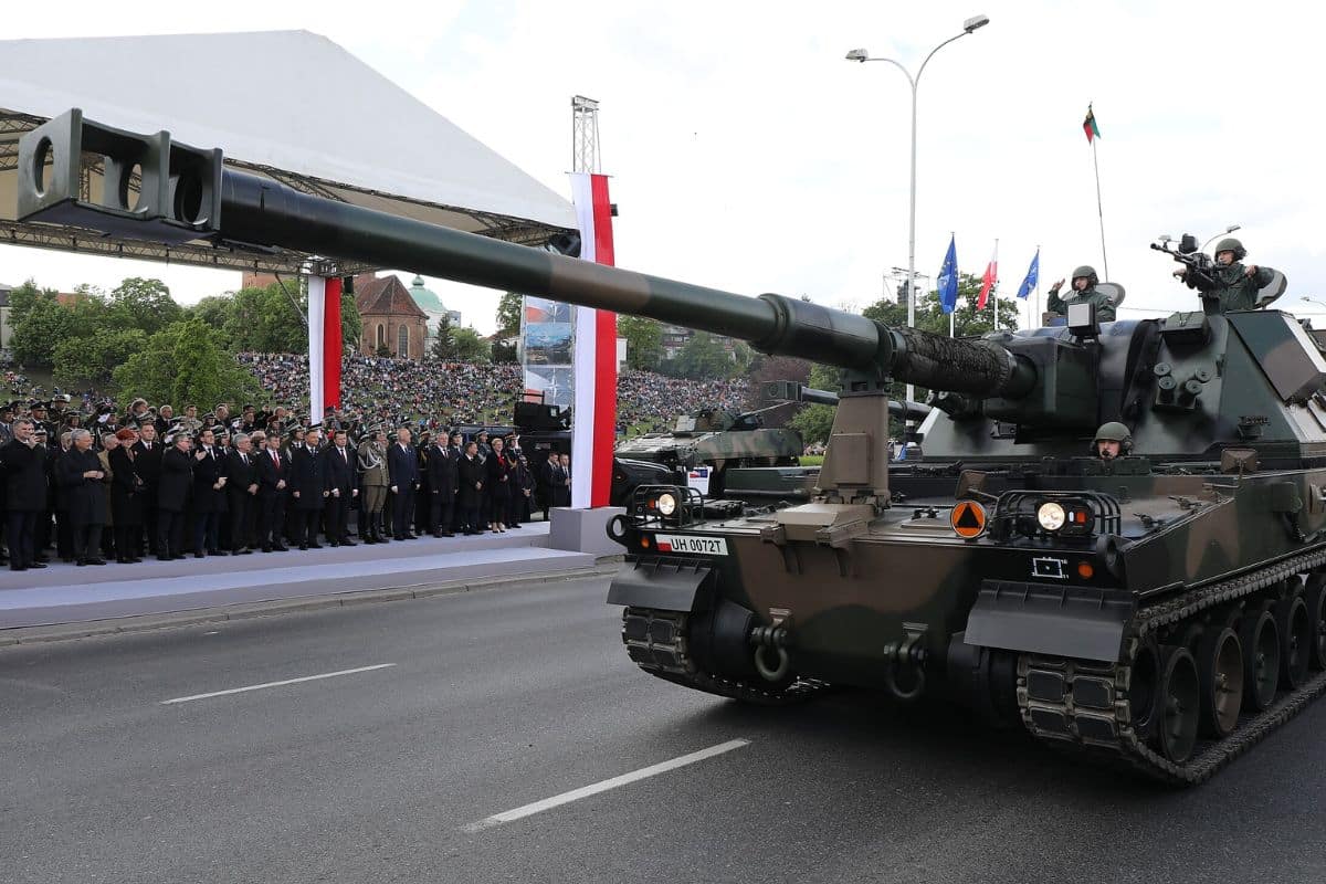La France est bien décidée à armer « jusqu'aux dents » la Pologne avec un nouvel accord qui vise à produire 600 000 charges modulaires pour obus de 155 mm