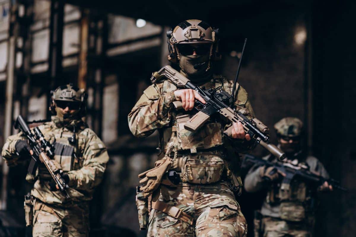 Quotidien d’un militaire en France : vie en régiment, missions et contraintes