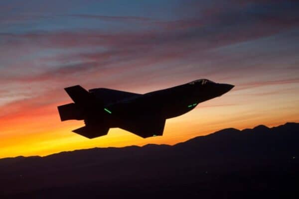 L'Allemagne continue de mettre la pression sur la France pour le projet d'avion de chasse commun SCAF en envisageant l'achat de 35 F-35 de plus