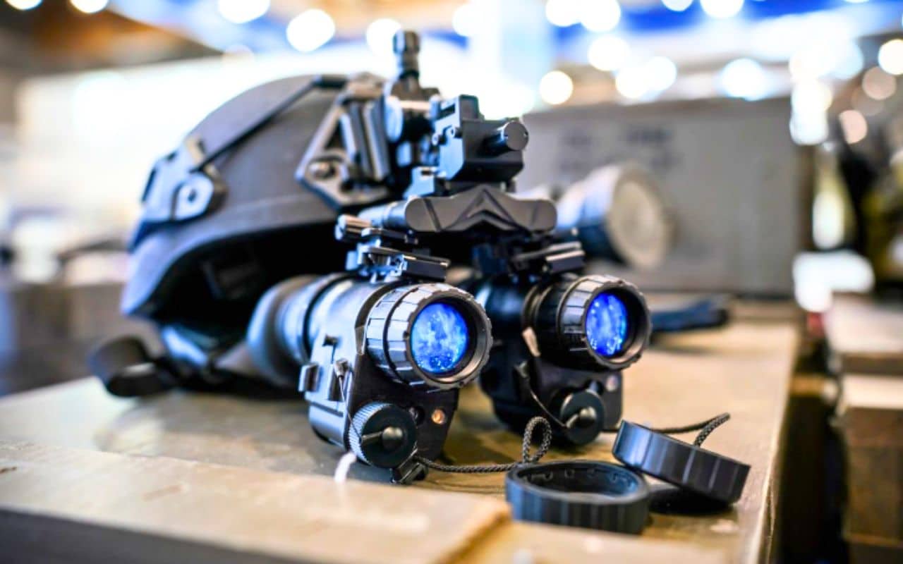 La France décroche le plus gros contrat de vision nocturne de l’ère moderne avec 200 000 tubes intensificateurs, et verrouille une course industrielle stratégique en Europe