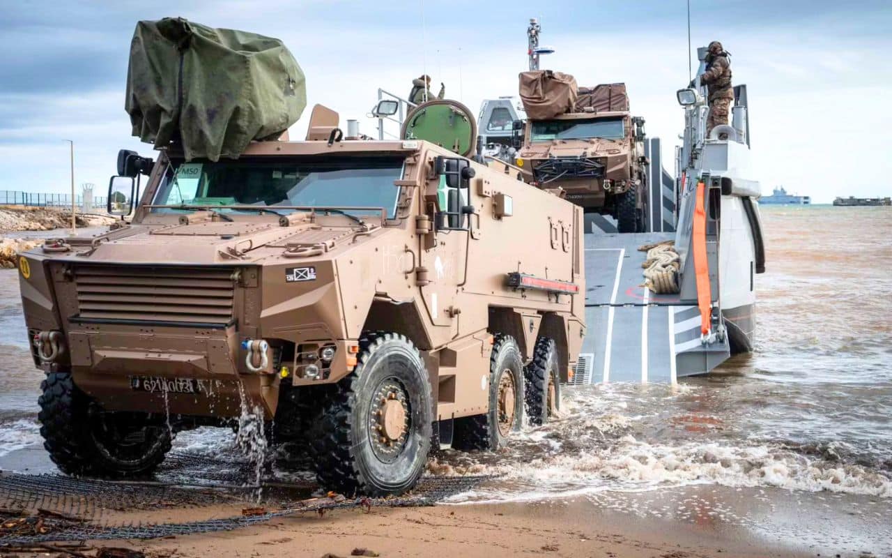 La France met son blindé Griffon 6x6 face à l’épreuve la plus ingrate : passer de la mer à la terre sans perdre la minute qui décide si une opération s’élargit ou s’étouffe