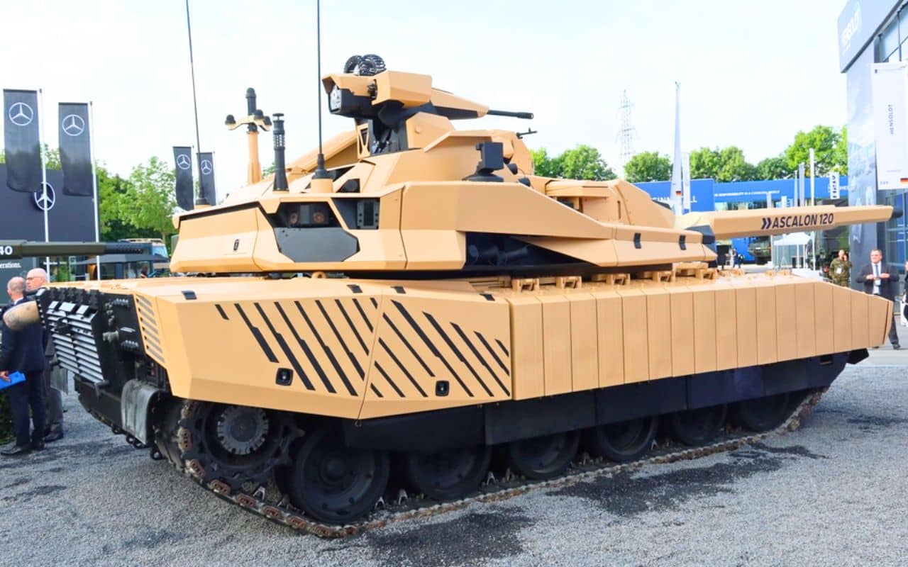 Le char Leclerc prépare son “coup de poing” nouvelle génération : avec l'obus SHARD, la France veut retrouver une marge anti-blindés crédible dans un combat haute intensité