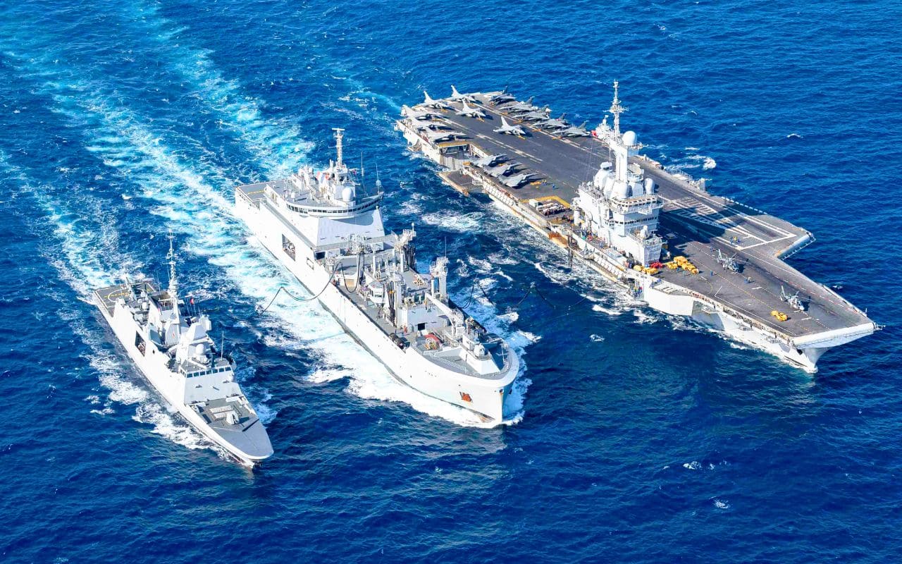 Dans une Méditerranée orientale de plus en plus tendue, la France place le Charles de Gaulle au centre d’un impressionnant dispositif naval multinational