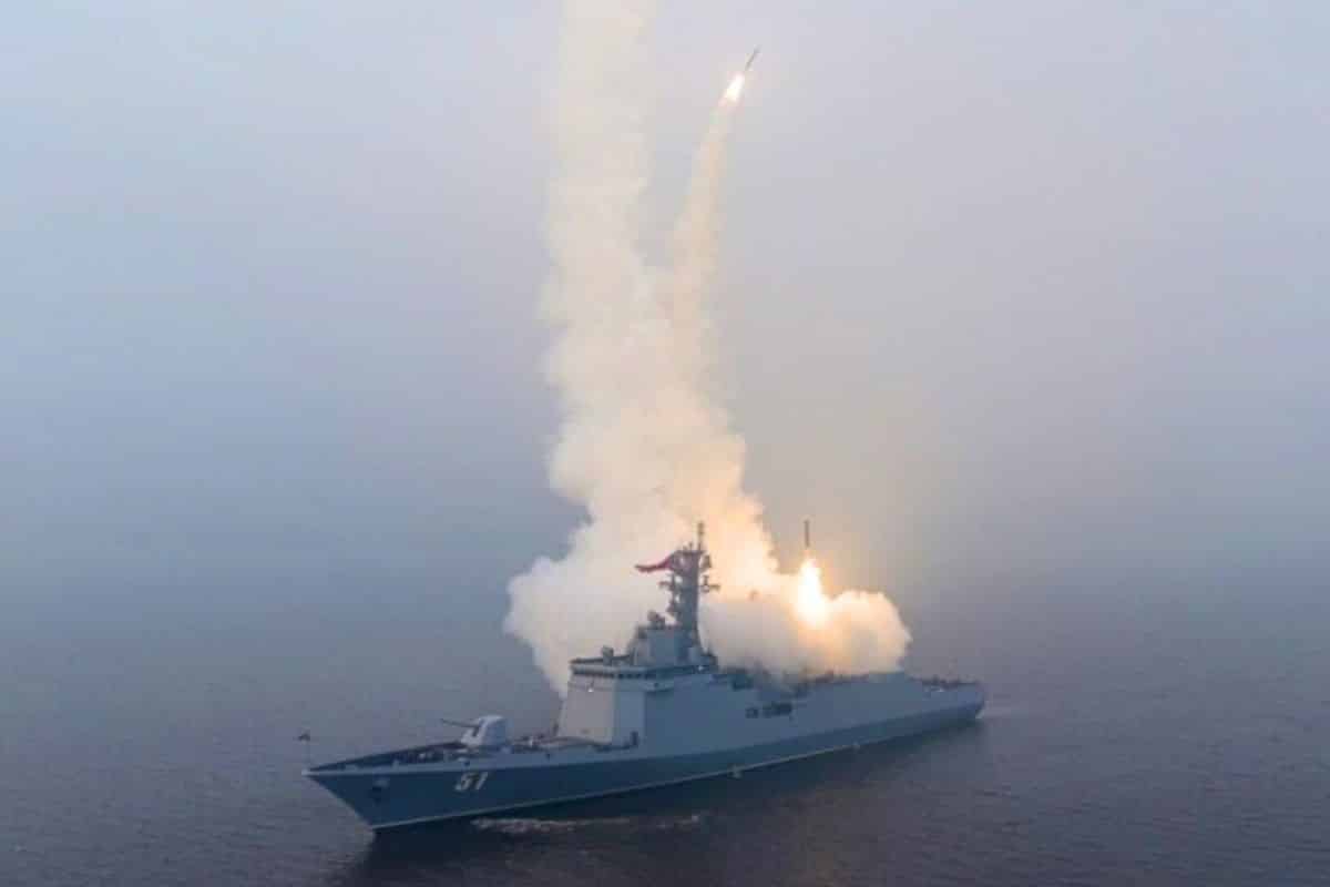 La Corée du Nord fait une démonstration de force en mer avec son nouveau destroyer de 5000 tonnes le Choe Hyon
