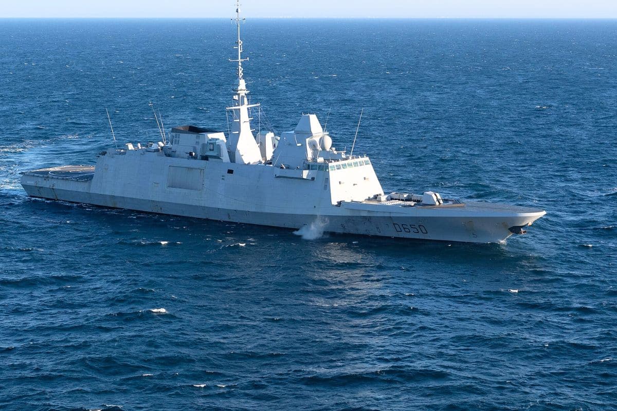 Les Etats-Unis récompensent pour la cinquième fois dans son histoire la Marine française avec ce prix décerné à la frégate Aquitaine : Hook'Em Award