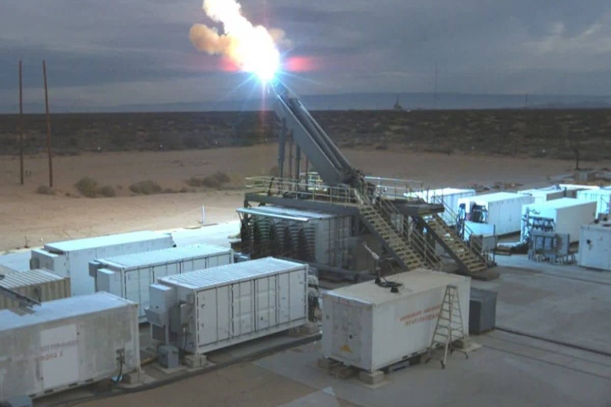 À la traine notamment de la France et surtout du Japon, les Américains réinvestissent dans le domaine stratégique du canon électrique