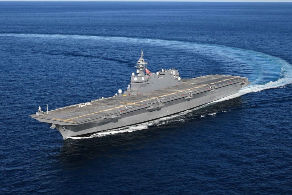 Le JS Kaga (DDH-184) de la Force maritime d’autodéfense japonaise, après rénovation.