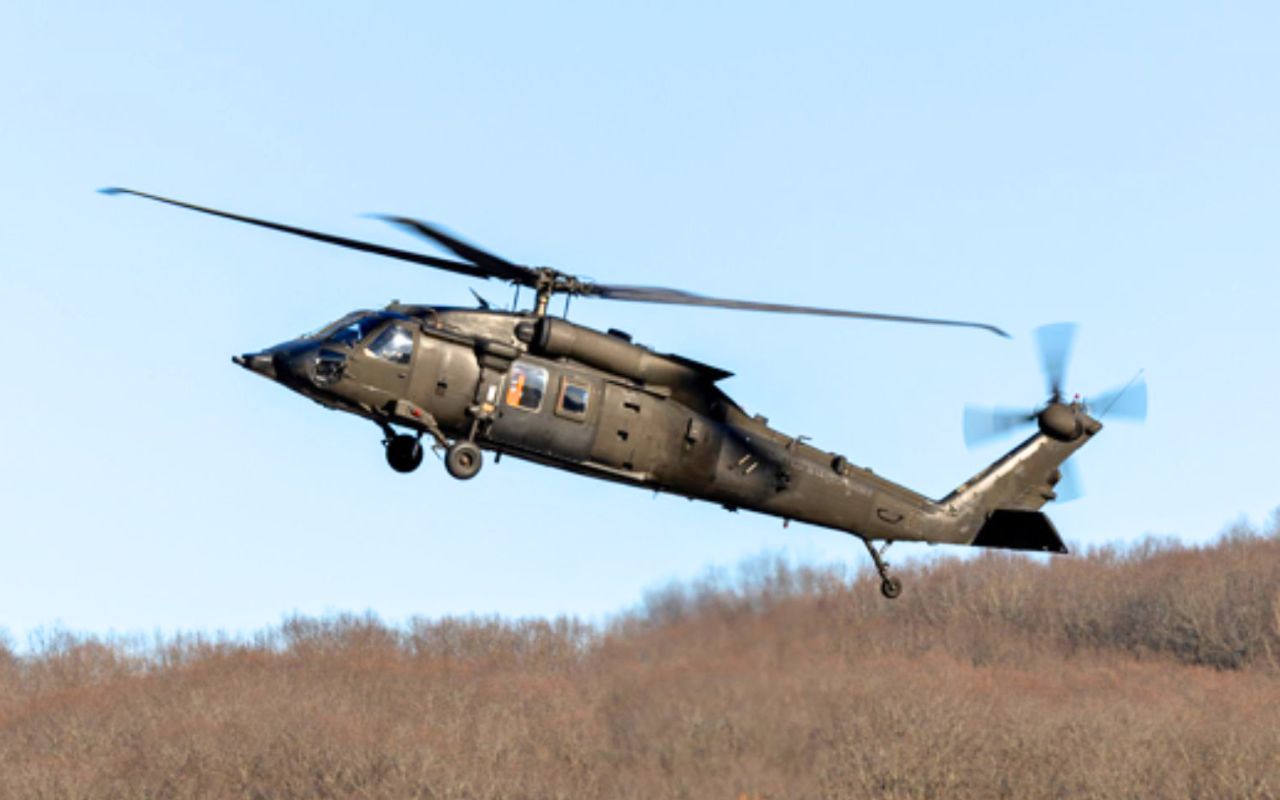 L'armée américaine a reçu un Black Hawk H-60Mx qui vole sans pilote et si les essais 2026 réussissent, toute la flotte pourrait suivre