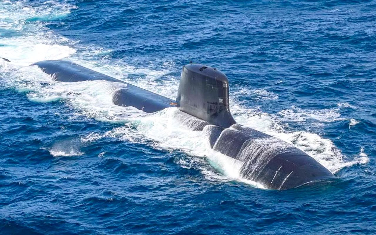 La France propose à la Grèce un sous-marin dérivé du Suffren nucléaire capable de frapper des cibles terrestres depuis la Méditerranée le Blacksword Barracuda de 82 m avec missiles de croisière MdCN