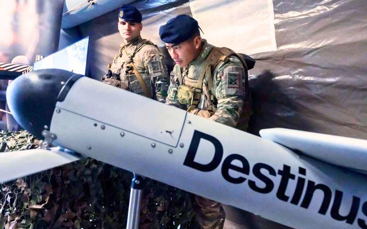 L'armée française répond aux drones kamikaze avec ses propres intercepteurs : le 54e régiment teste Destinus et Harmattan AI pour abattre des Shahed en vol avant impact