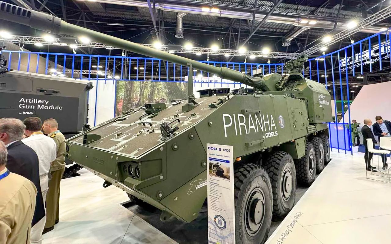 L'Europe construit un obusier 10x10 inspiré des leçons d'Ukraine : GDELS et KNDS marient le blindé PIRANHA avec la tourelle AGM de 155 mm pour tirer à 40 km puis disparaître avant la riposte
