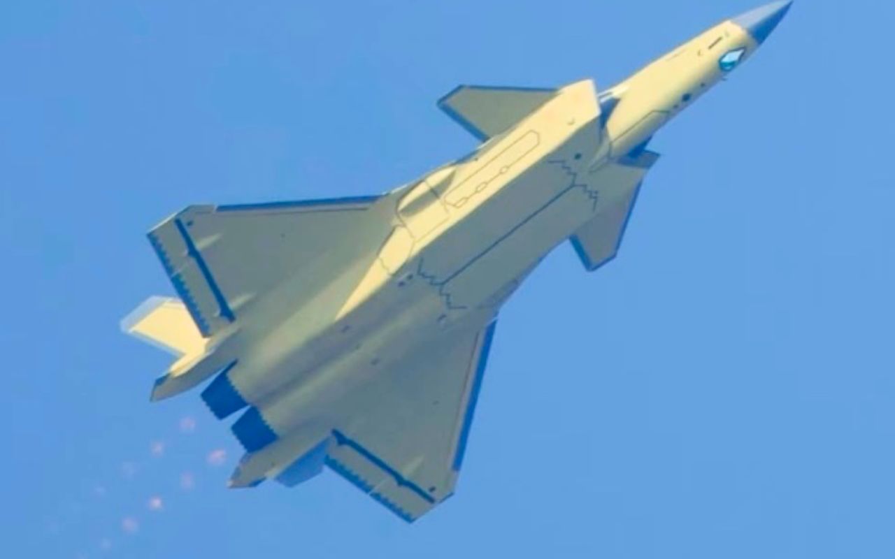 La Chine lance la production en série du J-20A son chasseur furtif équipé du premier moteur 100% chinois WS-15 : Pékin comble son dernier retard technologique sur le F-35 et vise 1 000 appareils d'ici 2030