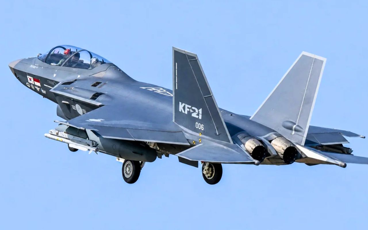 Plus de 10 ans et 1 600 vols d'essai pour valider le KF-21 Boramae : la Corée du Sud rejoint le club très fermé des pays capables de concevoir leur propre chasseur supersonique face au Rafale et au F-35 sur l'export