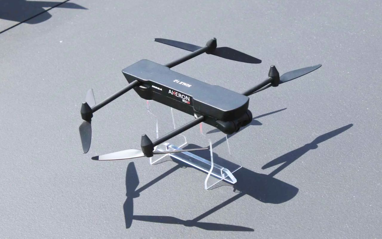 L'armée française mise sur ce drone léthal de 2 kilos tenant dans un sac à dos capable de frapper à 10 kilomètres : MBDA convainc la France avec l'AKERON RCX50