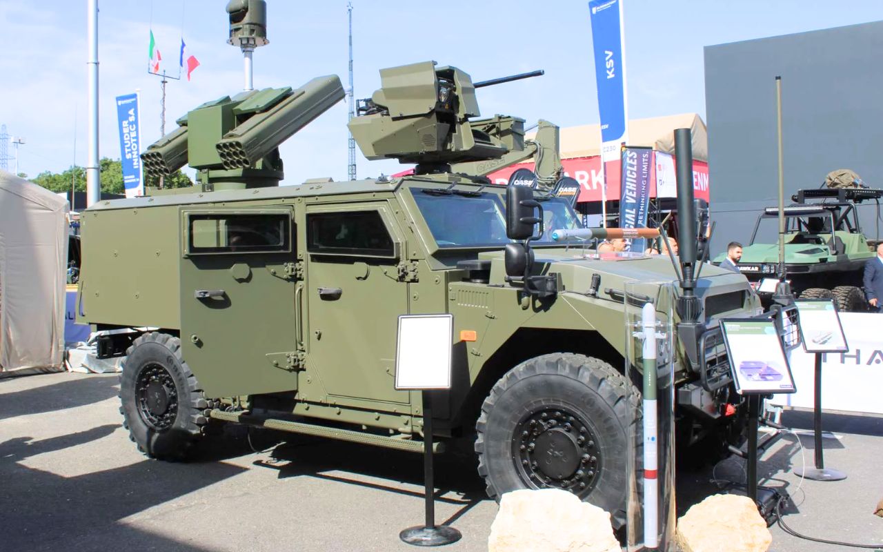 La France dévoile une réponse redoutable au cauchemar des drones avec RapidStriker, un blindé capable de les abattre à 7 kilomètres avec des roquettes laser