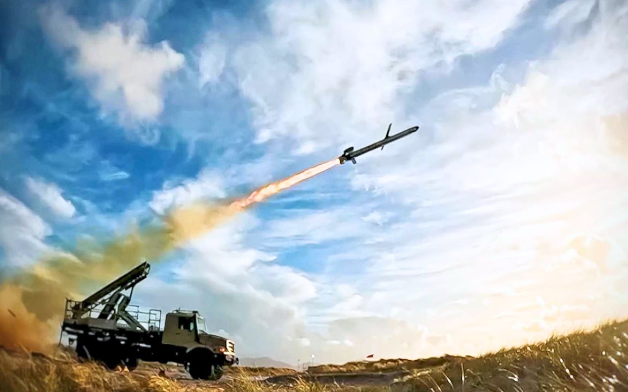 La France peut désormais frapper à 800 km depuis un simple conteneur : MBDA réussit le premier tir du CROSSBOW conçu en seulement neuf mois