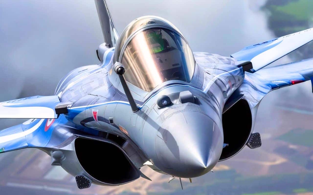 Le Rafale prouve que la France avait raison de faire cavalier seul : le chasseur français multiplie les contrats export quand le consortium européen peine à suivre