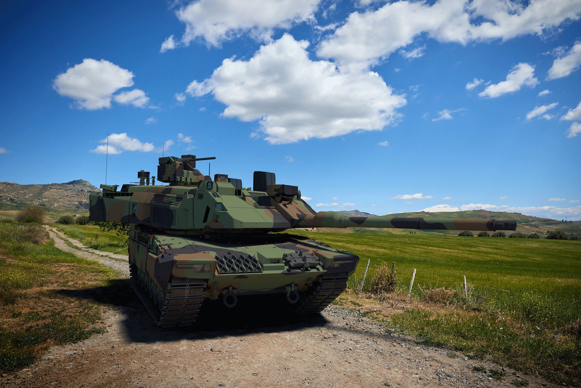 Le prototype présenté à Eurosatory porte un ensemble de protection en couches qui reflète exactement l'environnement de menace que les concepteurs de chars modernes s'efforcent de résoudre
