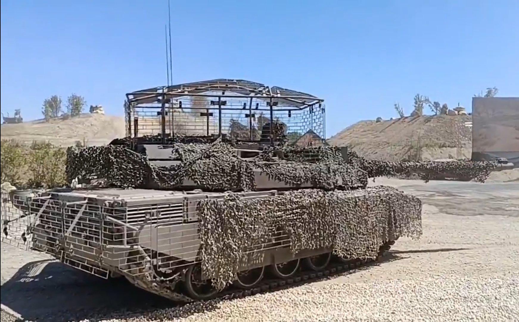 Leclerc XLR avec cage anti-drone à Eurosatory 2026
