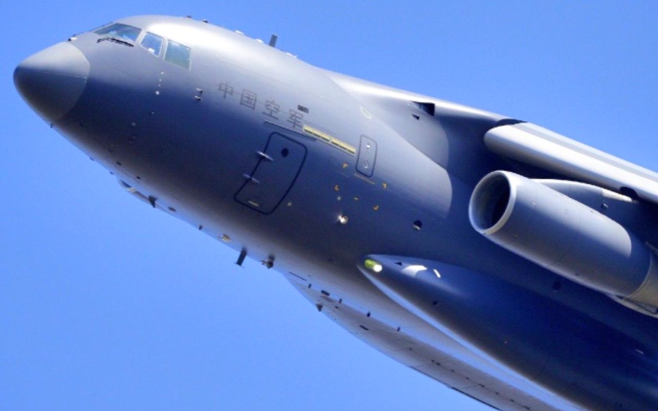 Les États-Unis ne savent plus produire leurs avions-cargos géants : rouvrir l'usine du C-17 de Boeing coûterait plus de 7 milliards d'euros pendant que la Chine fabrique son Y-20 en série