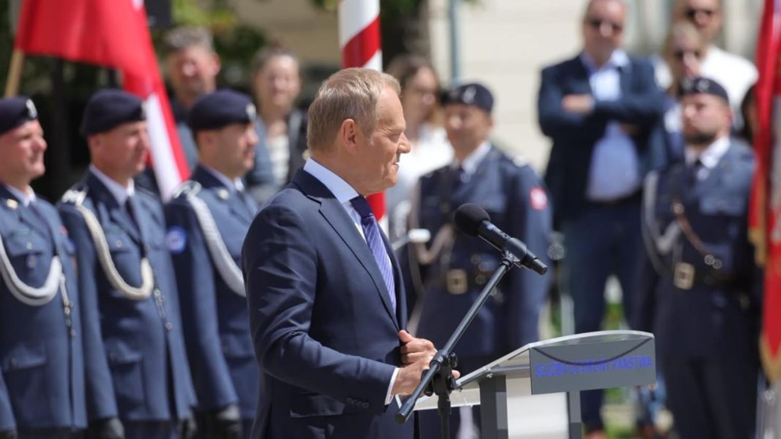 La Pologne préfère miser sur la France que sur l'Allemagne pour sa défense en n'accordant à cette dernière qu'un traité inférieur à celui signé en mai à Nancy