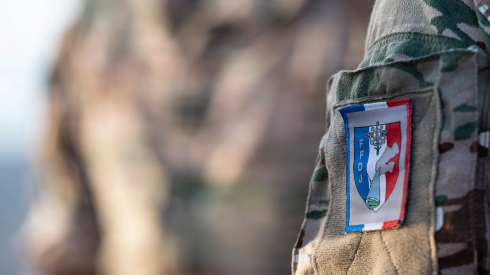 Près de la plus grande base militaire française à l'étranger, cet exercice franco-américain a permis aux deux armées de s'entraîner au tir réel dans le désert