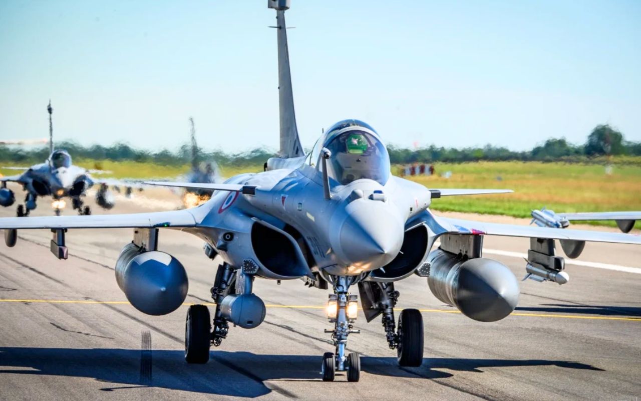 La France va envoyer ses Rafale faire le tour du monde en 38 jours pour prouver qu'elle joue dans la cour des grands