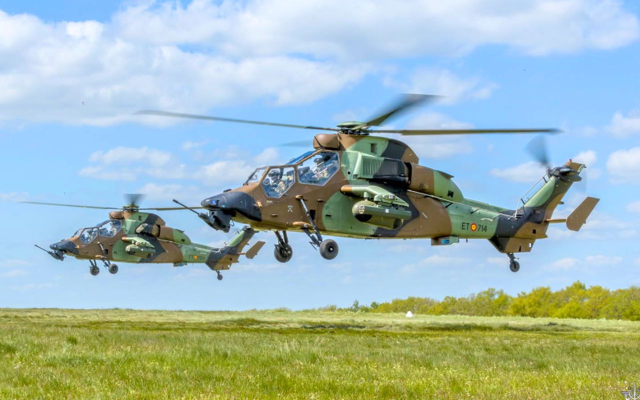 L'hélicoptère Tigre pourrait frapper à plus de 30 km sans jamais s'approcher de l'ennemi : la France lui offrirait une arme volante autonome