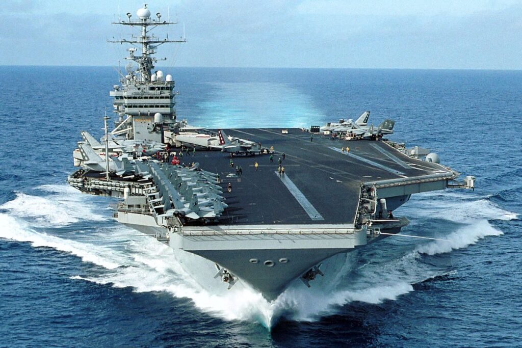 L'USS George Washington (CVN 73), le 28 septembre 2002.