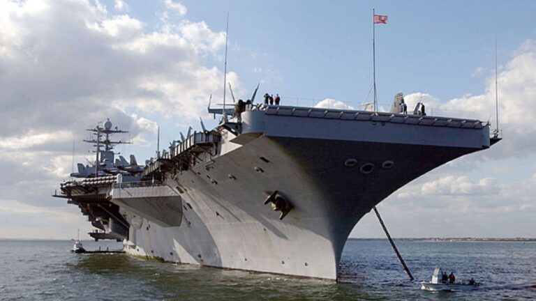 42% du prix du futur porte-avions France Libre pour rénover un vieux porte-avions : les États-Unis investissent 5,1 milliards de dollars sur l’USS Harry S. Truman