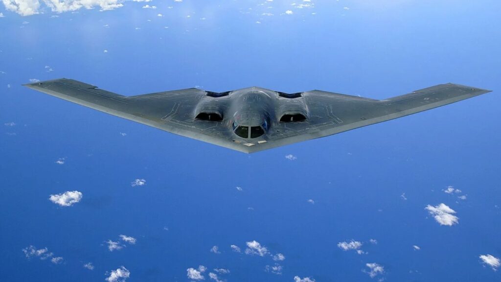Le B-2 Spirit, avion le plus cher du monde, a un défaut qui va coûter encore 34,6 millions de dollars aux États-Unis : les contrails