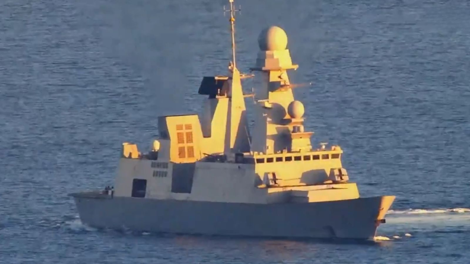 La France et le Royaume-Uni ont mis 'le paquet' lors de cet exercice en mer qui aura rassemblé six navires dont un porte-hélicoptères Mistral : WILDFIRE 26.2